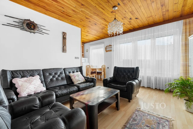 Prodej rodinného domu 175 m² s pozemkem 2030 m² + balkón