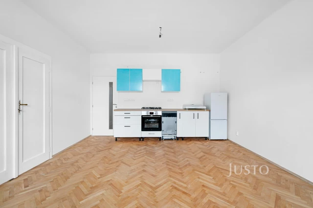 Pronájem 3+kk 79 m² + balkón 2 m² + parkování