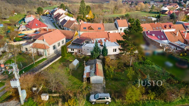 Prodej rodinného domu 308 m² s pozemkem 879 m²