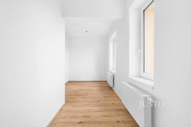 Pronájem 3+kk 79 m² + balkón 2 m² + parkování