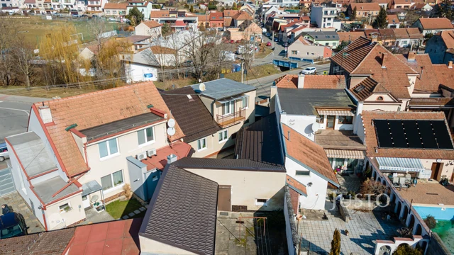 Prodej rodinného domu 175 m² s pozemkem 2030 m² + balkón