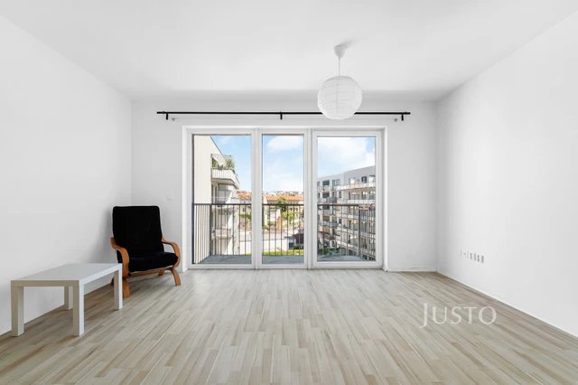 Prodej 4+kk 71 m² + balkón 4 m² + garáž