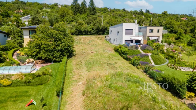 Prodej pozemku 1176 m²