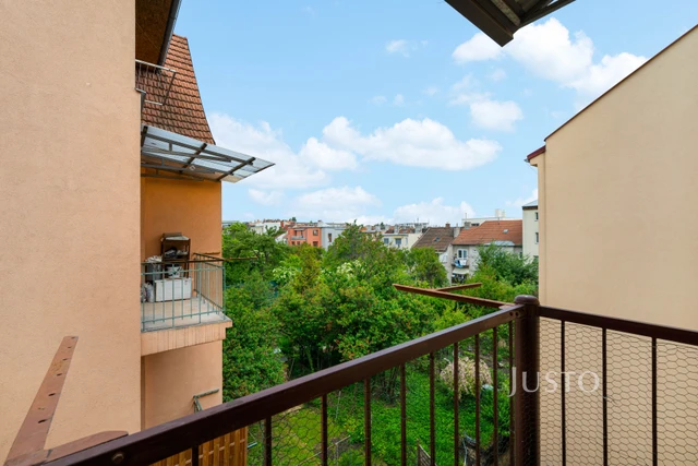 Pronájem 3+kk 79 m² + balkón 2 m² + parkování