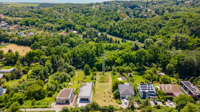 Prodej pozemku 1176 m²