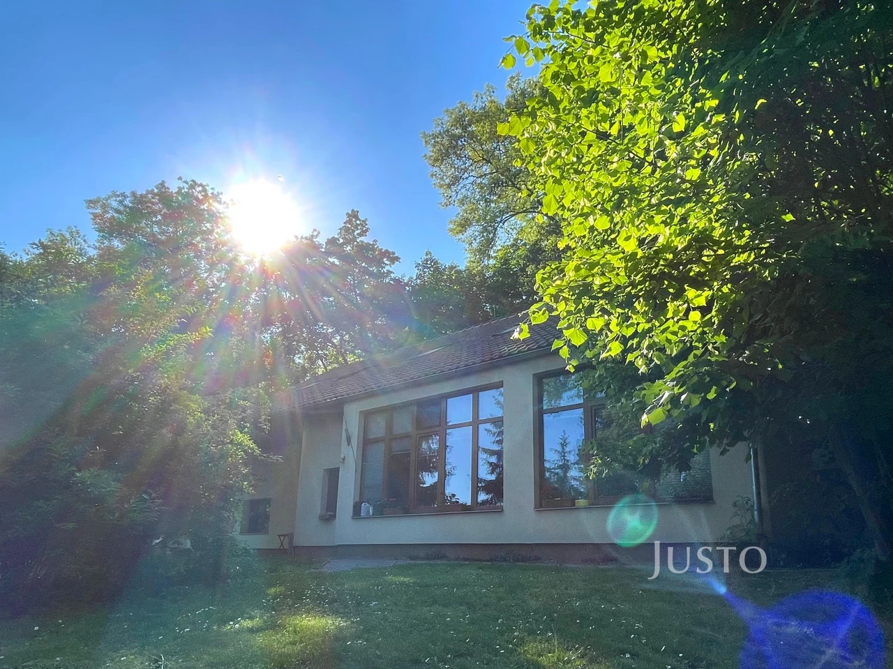 Prodej rodinného domu 250 m² s pozemkem 1168 m²