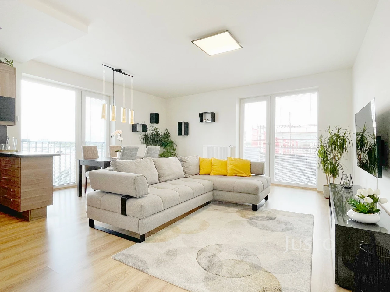 Prodej 3+kk 82 m² + lodžie 3 m² + balkón 3 m² + garáž