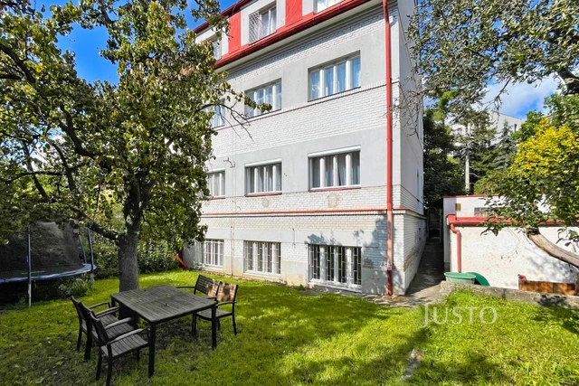Prodej bytu 3+1 72 m² se společnou zahradou