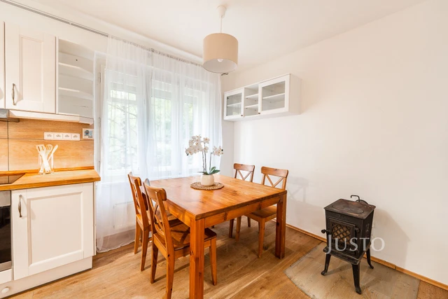 Prodej bytu 3+1 72 m² se společnou zahradou