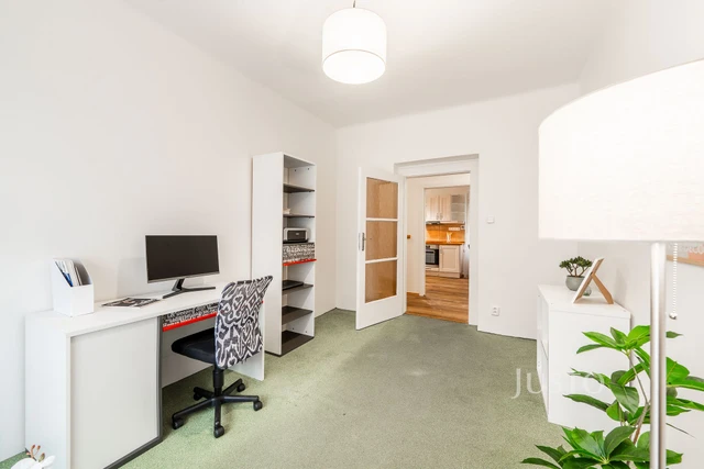 Prodej bytu 3+1 72 m² se společnou zahradou