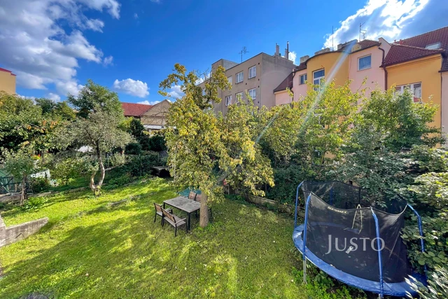 Prodej bytu 3+1 72 m² se společnou zahradou