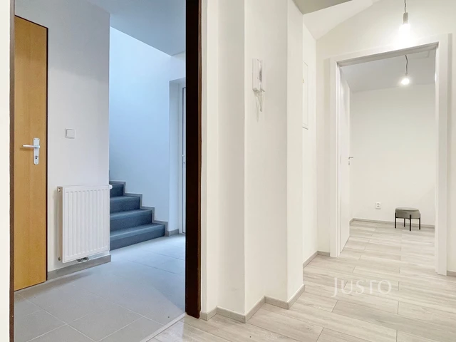 Prodej rodinného domu 207 m² s pozemkem 331 m² + terasa 12 m²