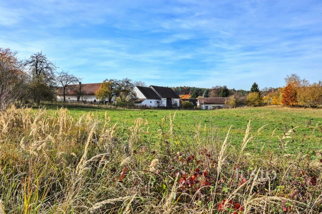 Prodej pozemku 1087 m²