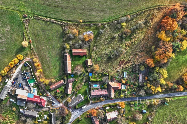 Prodej pozemku 1087 m²