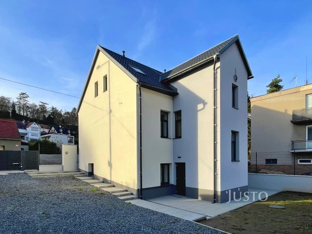 Prodej 2+kk 63 m² + parkování