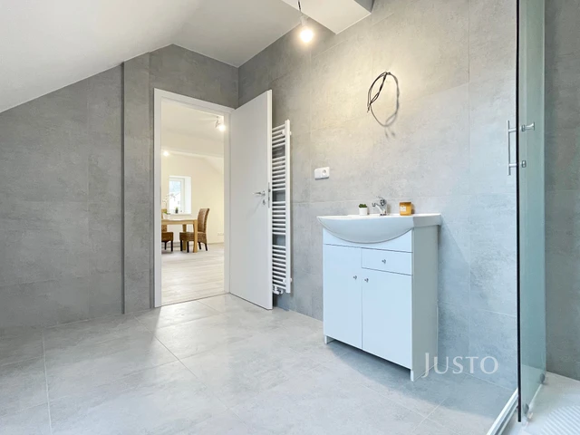 Prodej 2+kk 63 m² + parkování