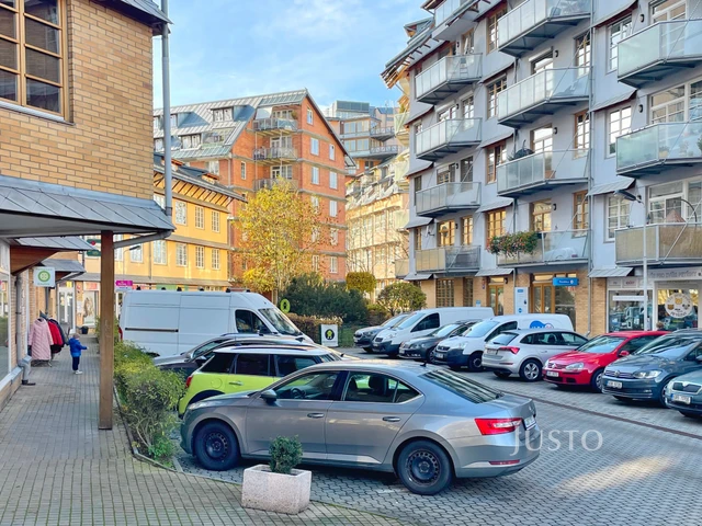 Pronájem 2+1 75 m² + balkón 6 m² + garáž
