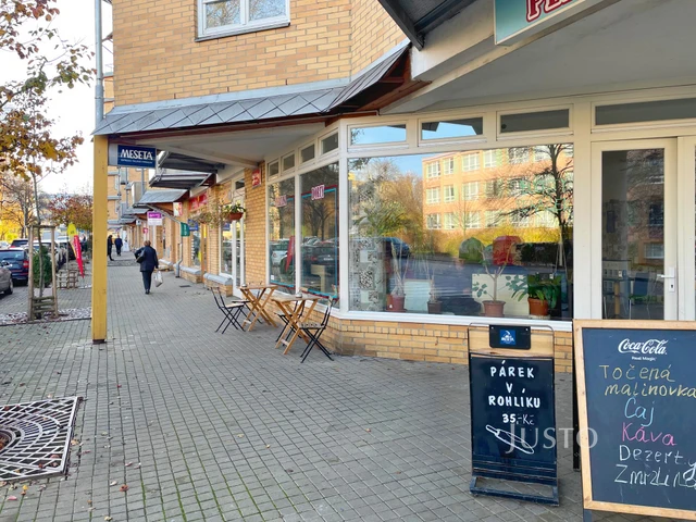 Pronájem 2+1 75 m² + balkón 6 m² + garáž