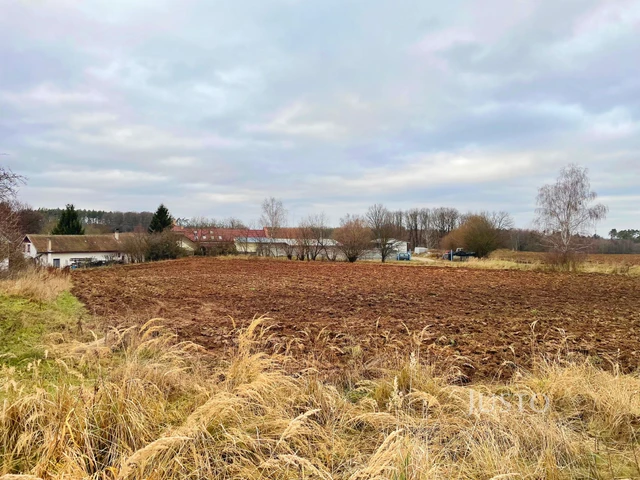 Prodej pozemku 1087 m²