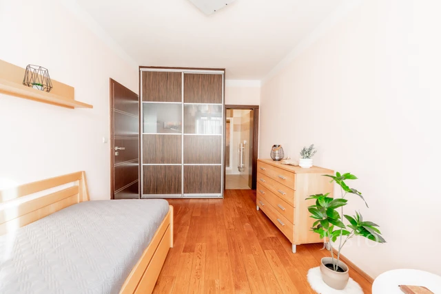 Prodej 4+kk 98 m² + lodžie 7 m² + balkón 3 m² + parkování