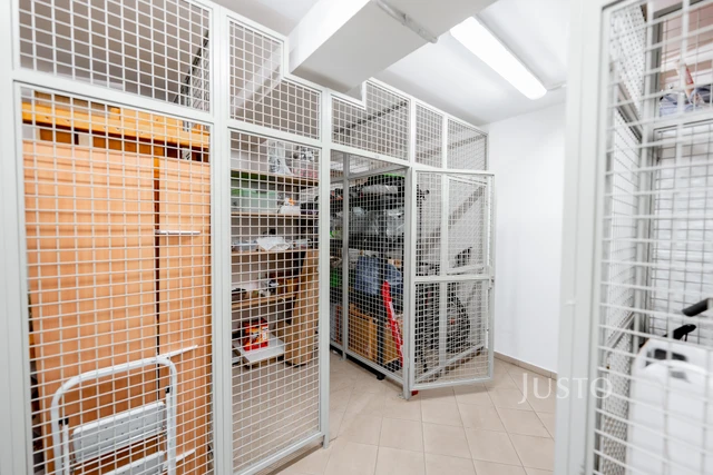 Prodej 4+kk 98 m² + lodžie 7 m² + balkón 3 m² + parkování