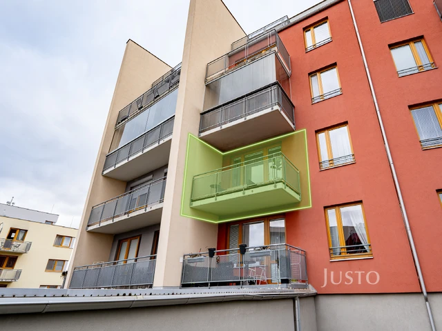 Prodej 4+kk 98 m² + lodžie 7 m² + balkón 3 m² + parkování