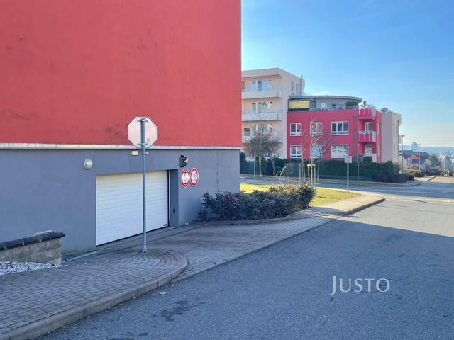 Prodej 4+kk 98 m² + lodžie 7 m² + balkón 3 m² + parkování