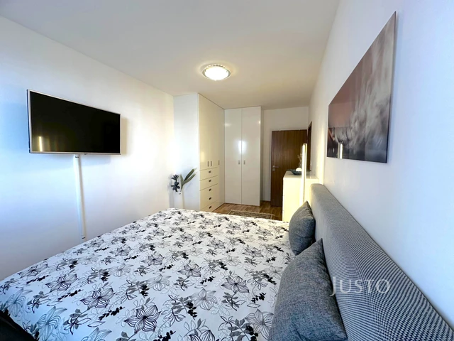 Pronájem 2+kk 55 m² + balkón 8 m² + parkování