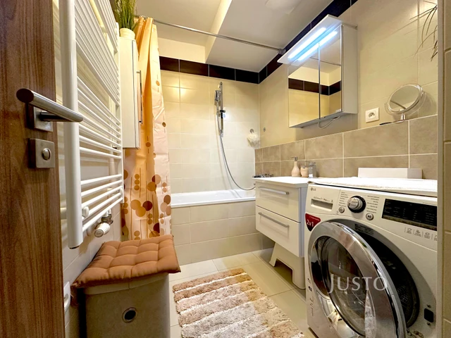 Pronájem 2+kk 55 m² + balkón 8 m² + parkování
