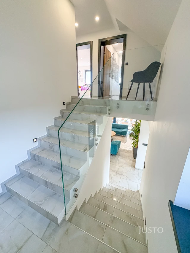 Prodej rodinného domu 213 m² s pozemkem 489 m² + terasa 36 m²