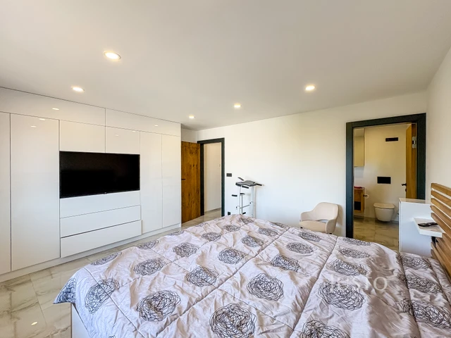 Prodej rodinného domu 213 m² s pozemkem 489 m² + terasa 36 m²