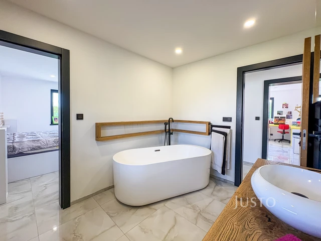 Prodej rodinného domu 213 m² s pozemkem 489 m² + terasa 36 m²