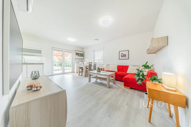 Prodej rodinného domu 83 m² s pozemkem 1180 m² + terasa