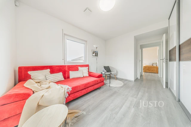Prodej rodinného domu 83 m² s pozemkem 1180 m² + terasa