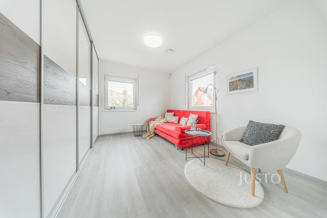 Prodej rodinného domu 83 m² s pozemkem 1180 m² + terasa