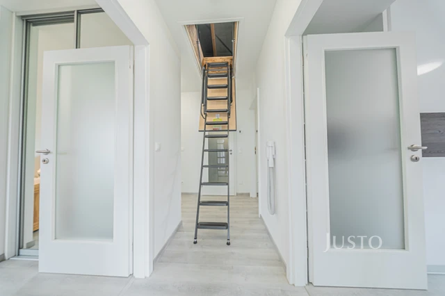 Prodej rodinného domu 83 m² s pozemkem 1180 m² + terasa
