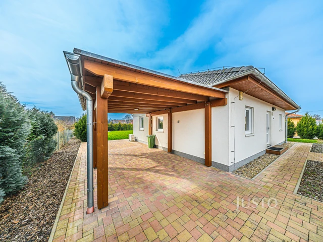 Prodej rodinného domu 83 m² s pozemkem 1180 m² + terasa