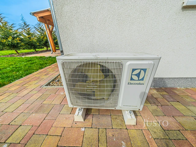 Prodej rodinného domu 83 m² s pozemkem 1180 m² + terasa