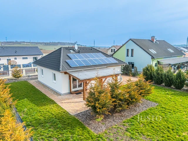 Prodej rodinného domu 83 m² s pozemkem 1180 m² + terasa