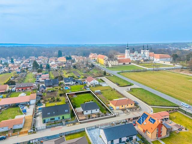 Prodej rodinného domu 83 m² s pozemkem 1180 m² + terasa