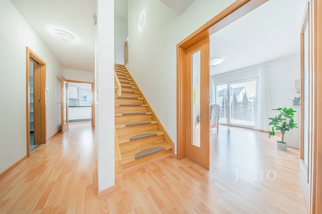 Prodej rodinného domu 117 m² s pozemkem 1389 m²