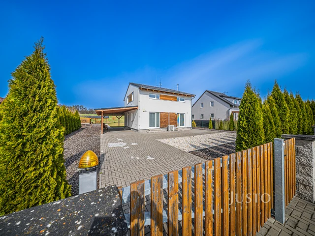 Prodej rodinného domu 117 m² s pozemkem 1389 m²