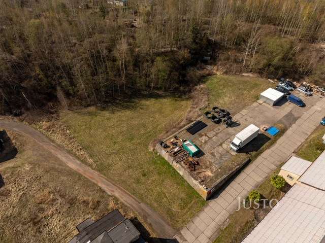 Prodej komerčního pozemku 1688 m²