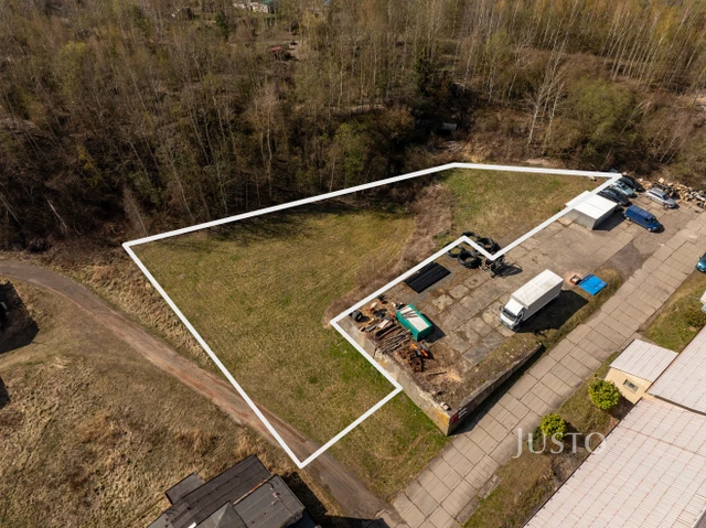Prodej komerčního pozemku 1688 m²