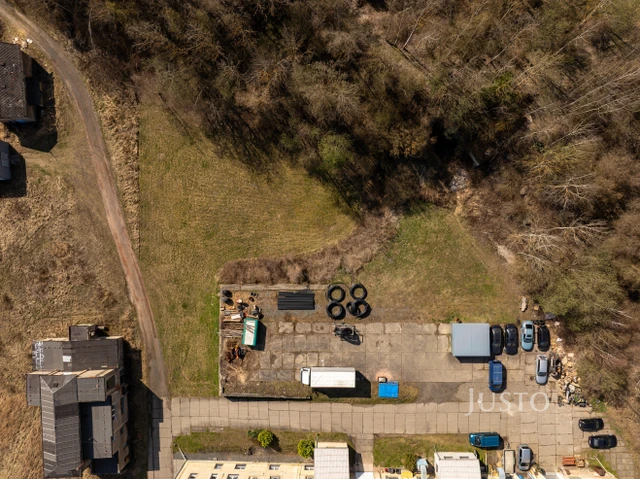 Prodej komerčního pozemku 1688 m²