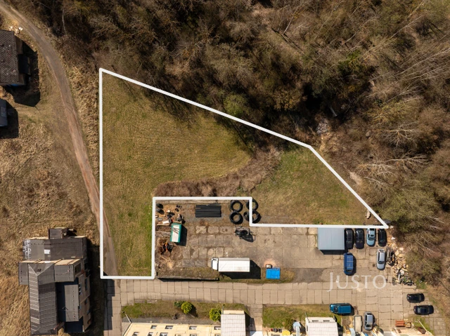 Prodej komerčního pozemku 1688 m²