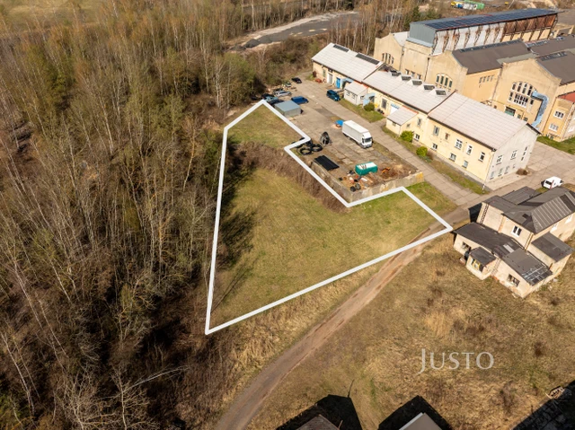 Prodej komerčního pozemku 1688 m²