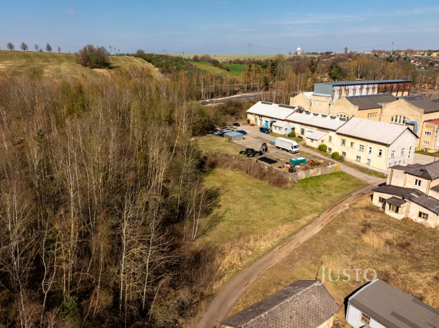 Prodej komerčního pozemku 1688 m²
