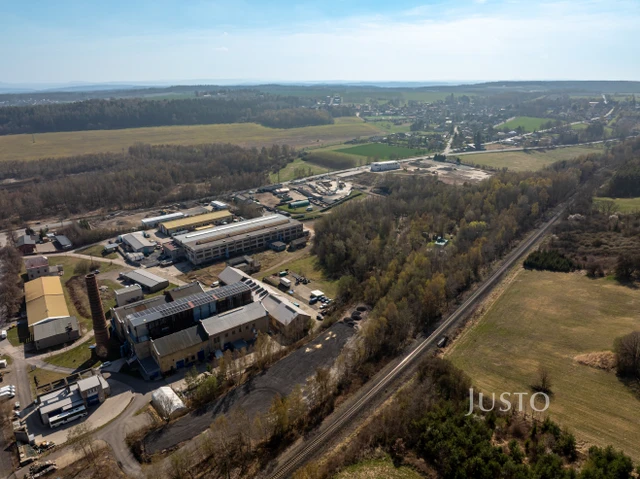 Prodej komerčního pozemku 1688 m²