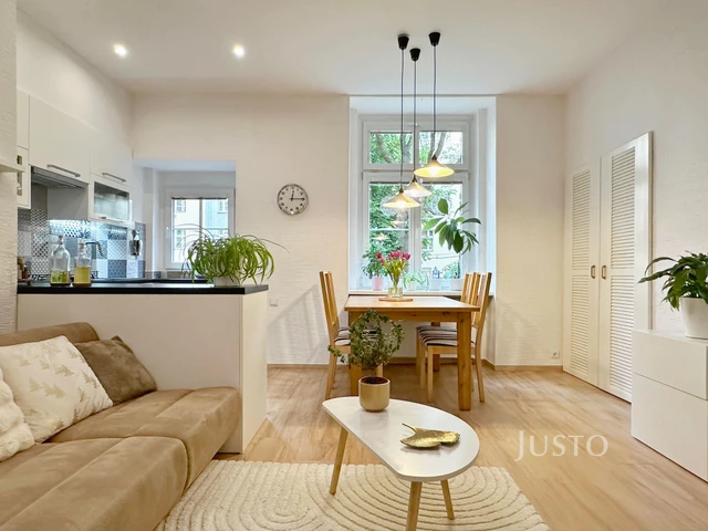 Prodej bytu 3+kk, 78 m², 9 m² sklepní kóje, Praha 3